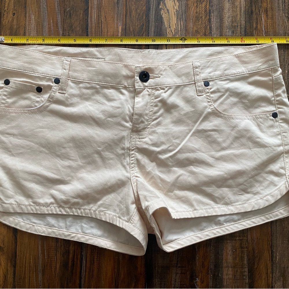 Hurley Nike dri-fit Women's Cream Shorts